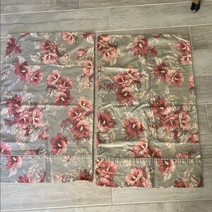 Ralph Lauren vintage 2 Shetland Manor standard pillowcases red floral sage green